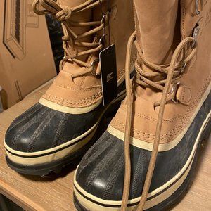 Women's Sorel Caribou Boot in Buff - Size 8 - NWT - No Box